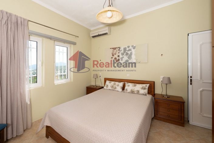 Image No.12-2 Bed Property for sale