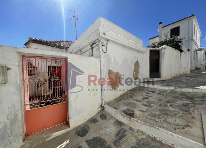 Image No.10-Propriété de 1 chambre à vendre à Chora