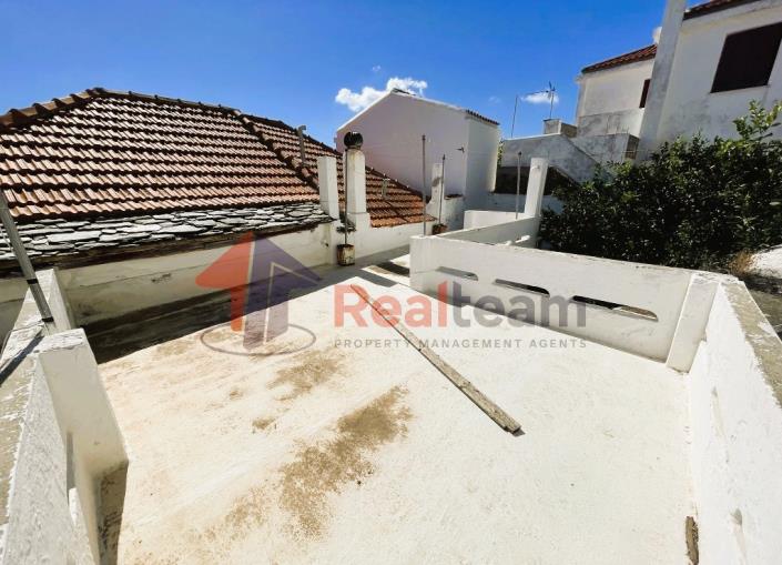 Image No.32-Propriété de 1 chambre à vendre à Chora