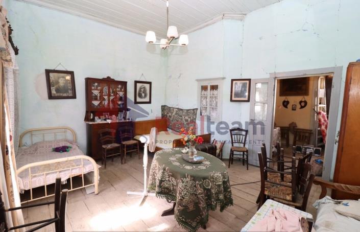 Image No.35-Propriété de 1 chambre à vendre à Chora