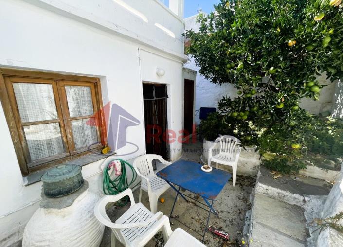 Image No.57-Propriété de 1 chambre à vendre à Chora