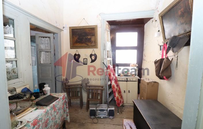 Image No.21-Propriété de 1 chambre à vendre à Chora