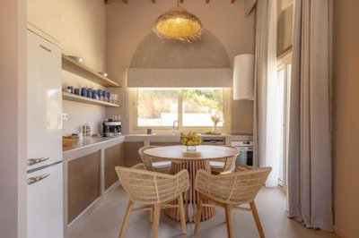 e7f364a2a570483f8569e9aff1f7b209