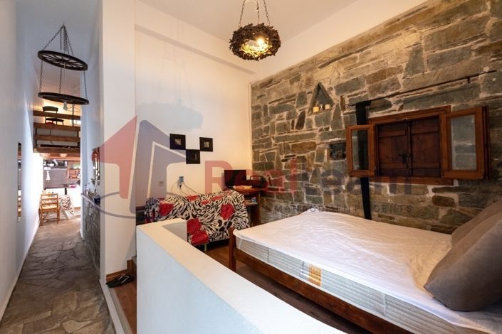 Image No.9-4 Bed Property for sale