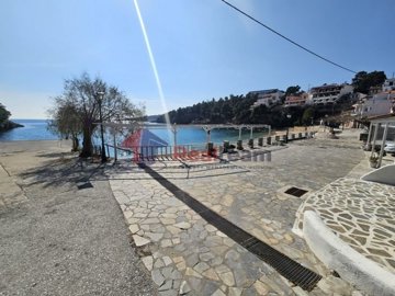 imge1de00fc-40de-44dc-bb3d-68e330cabc87