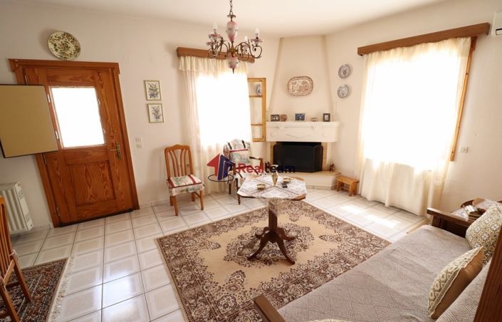 Image No.6-Propriété de 1 chambre à vendre à Chora