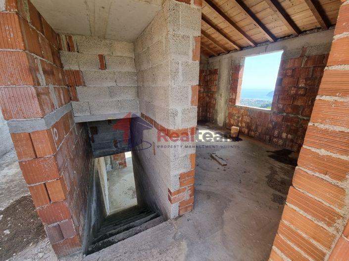 Image No.8-Propriété de 1 chambre à vendre à Chora