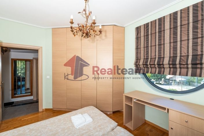 Image No.10-4 Bed Property for sale