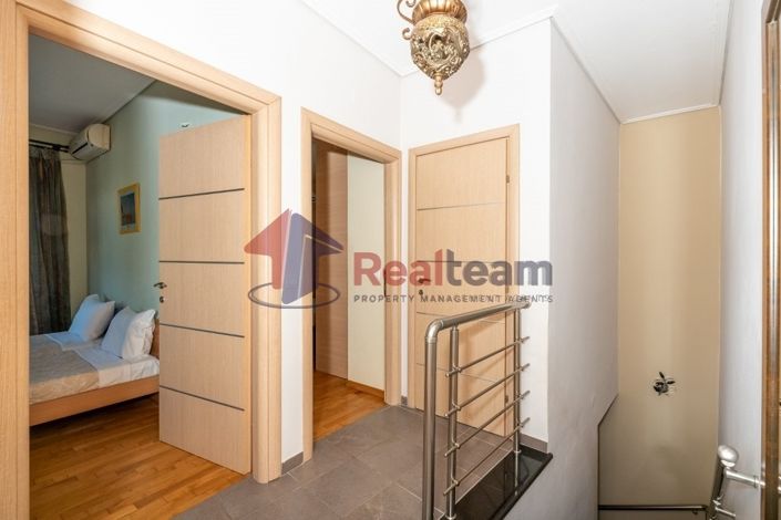 Image No.17-4 Bed Property for sale