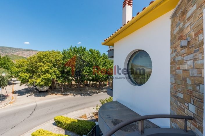 Image No.19-4 Bed Property for sale