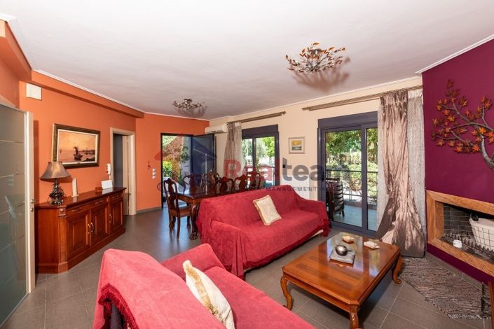 Image No.2-4 Bed Property for sale