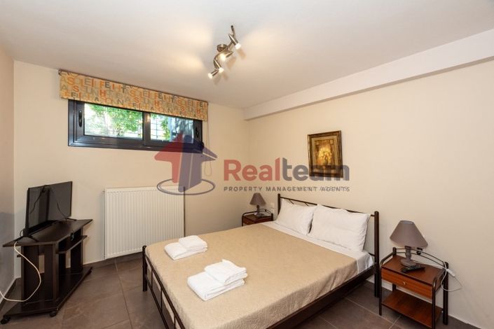 Image No.20-4 Bed Property for sale