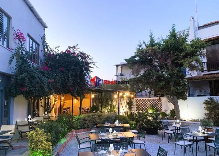 Image No.10-Propriété de 1 chambre à vendre à Chora