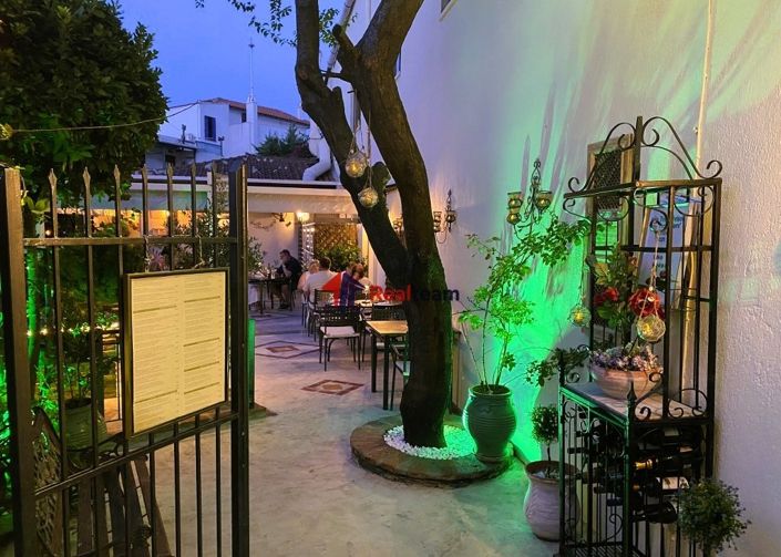 Image No.2-Propriété de 1 chambre à vendre à Chora