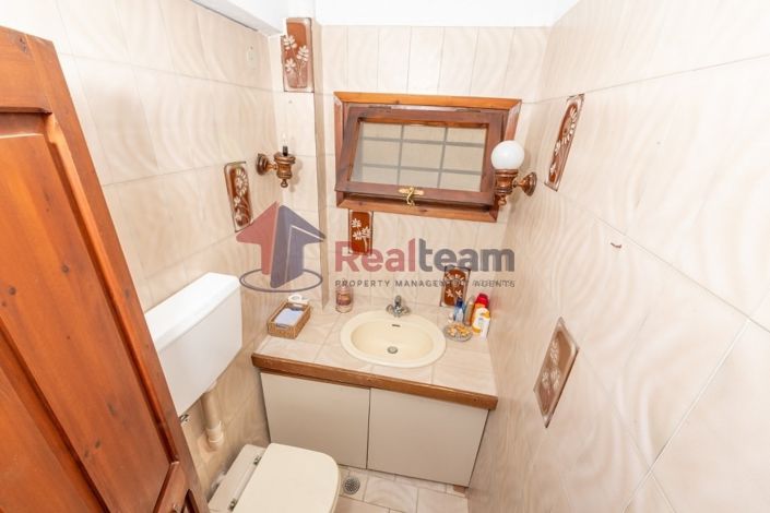 Image No.12-5 Bed Property for sale