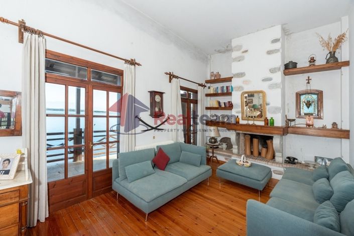 Image No.14-5 Bed Property for sale