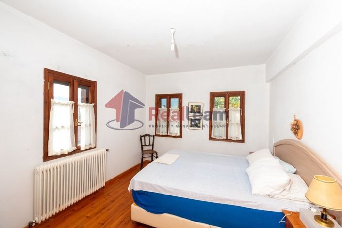 Image No.16-5 Bed Property for sale