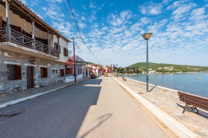 Image No.2-5 Bed Property for sale