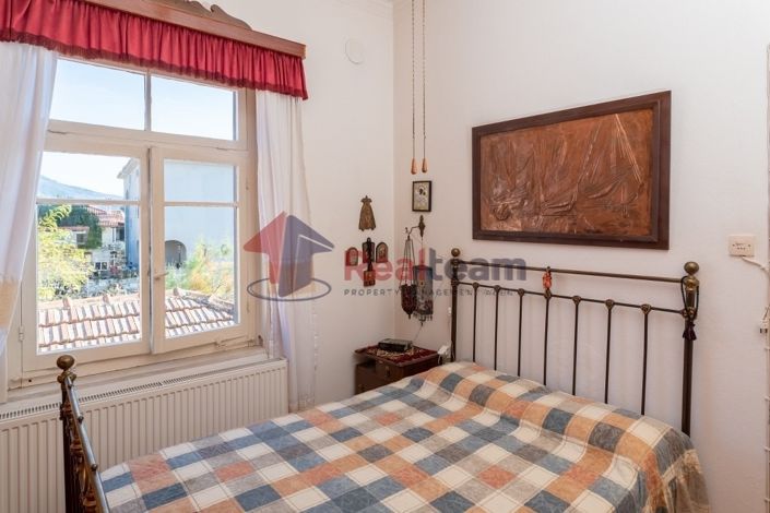 Image No.15-2 Bed Property for sale