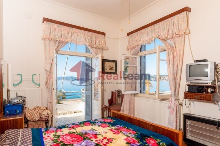 Image No.17-2 Bed Property for sale