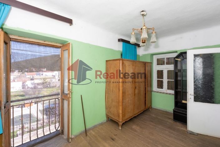 Image No.14-2 Bed Property for sale