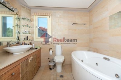 img2cb10b1c-2c4e-4b55-a330-440101f3c7e9