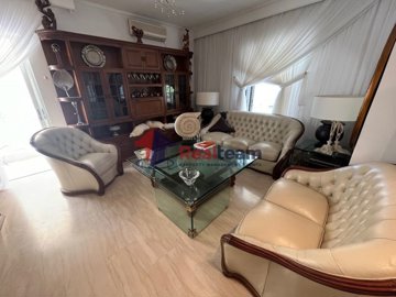 img1a713957-8049-45e5-984b-ae840f879051