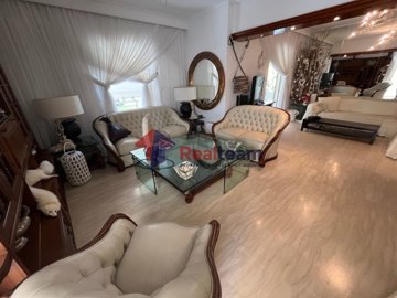 img038f035a-e8f2-4885-9c8b-fb12ddc92b14