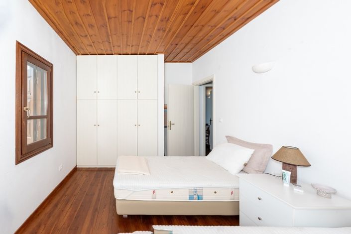 Image No.10-3 Bed Property for sale