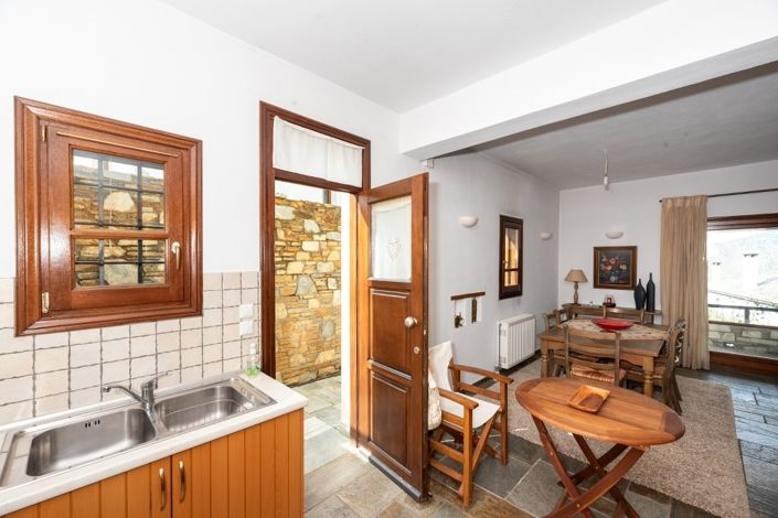 Image No.19-3 Bed Property for sale