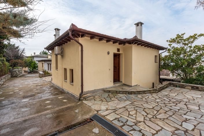 Image No.24-3 Bed Property for sale