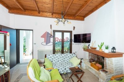 imga4a3ff6d-ffdf-42e9-a634-70f1d0e4b9e0