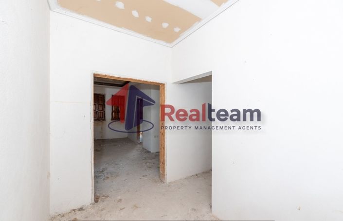 Image No.10-3 Bed Property for sale