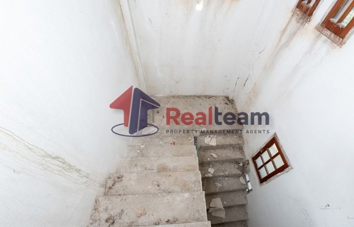 Image No.3-3 Bed Property for sale