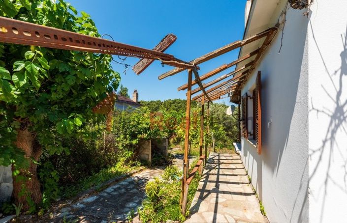 Image No.10-Propriété de 1 chambre à vendre à Ditropo