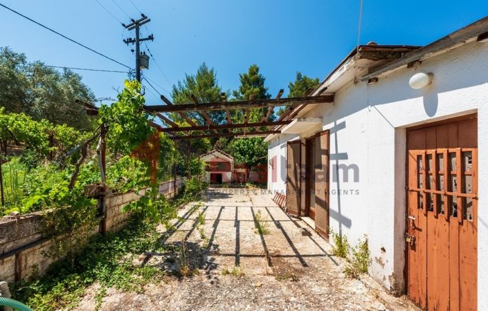 Image No.15-Propriété de 1 chambre à vendre à Ditropo