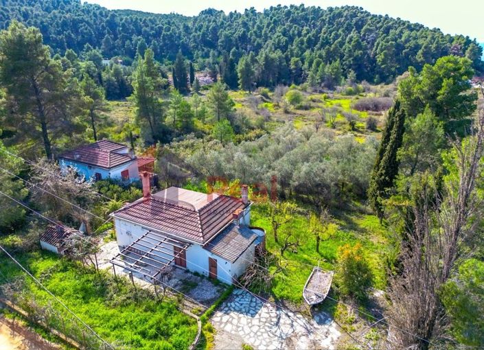 Image No.5-Propriété de 1 chambre à vendre à Ditropo