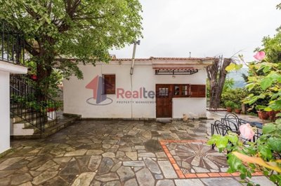 img701e4f9a-b286-47f9-9517-da3d83d4ec16