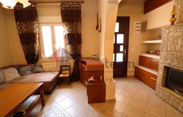 Image No.3-Propriété de 3 chambres à vendre à Chora