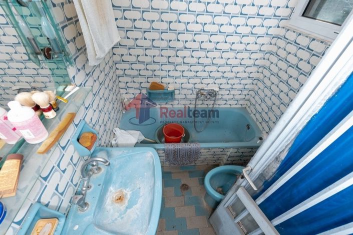 Image No.13-2 Bed Property for sale