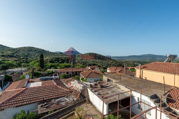 Image No.17-2 Bed Property for sale