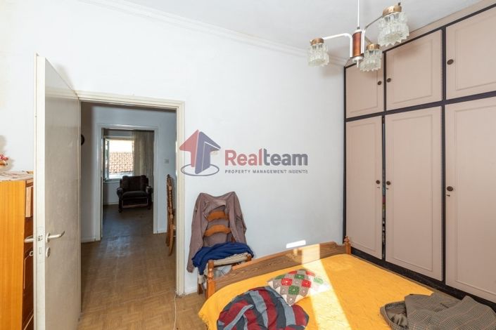 Image No.9-2 Bed Property for sale