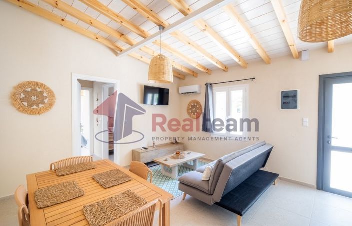 Image No.14-Propriété de 1 chambre à vendre à Chora