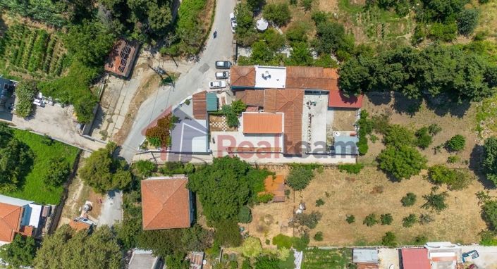 Image No.3-Propriété de 1 chambre à vendre à Chora