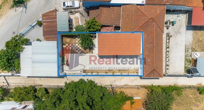 Image No.4-Propriété de 1 chambre à vendre à Chora