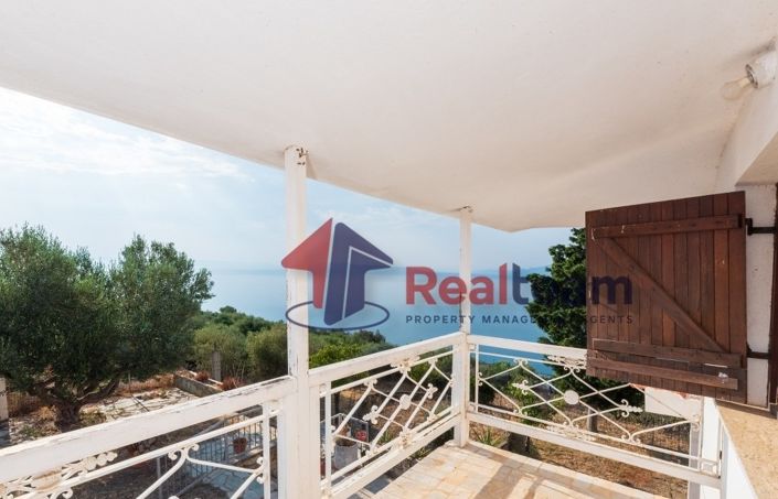 Image No.13-3 Bed Property for sale