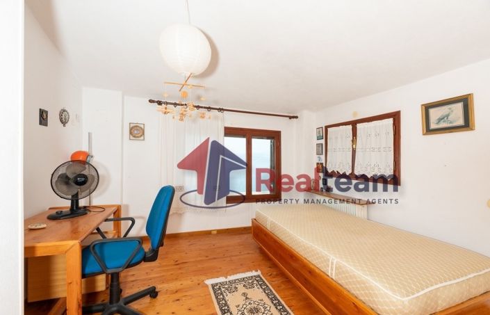 Image No.14-3 Bed Property for sale