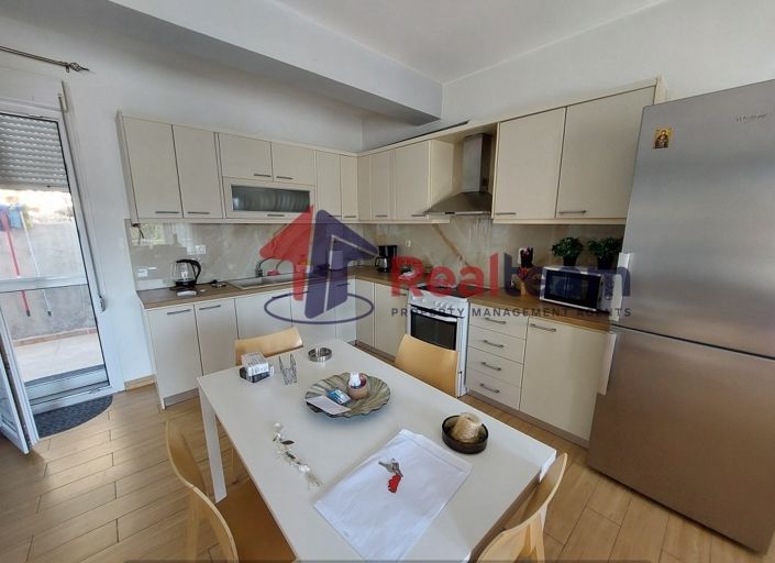 Image No.10-3 Bed Property for sale