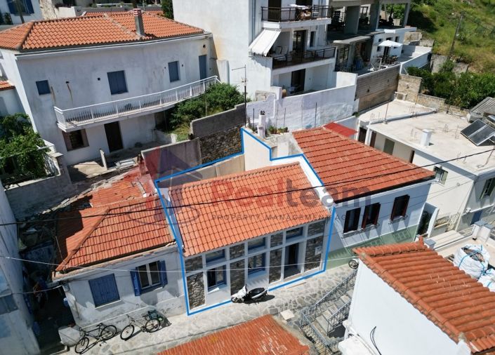 Image No.3-Propriété de 1 chambre à vendre à Chora