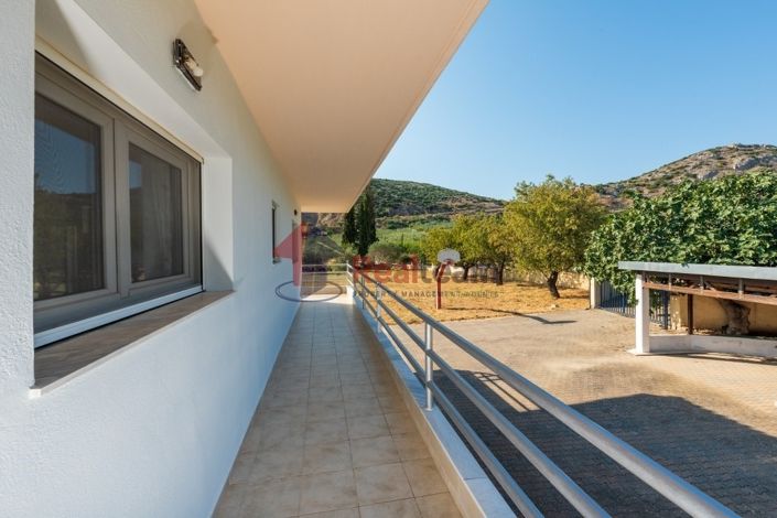 Image No.17-4 Bed Property for sale